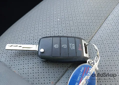 2016 Kia Sorento 3.3L Ex z USA, uszkodzony, nr VIN 5XYPHDA55GG143135